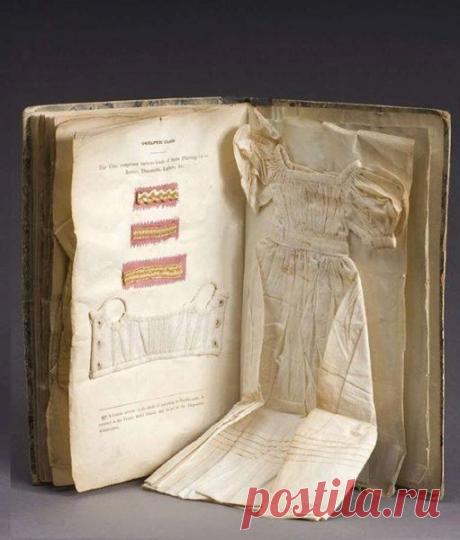 Книга по рукоделию 19 века с образцами одежды Дублин, 1833