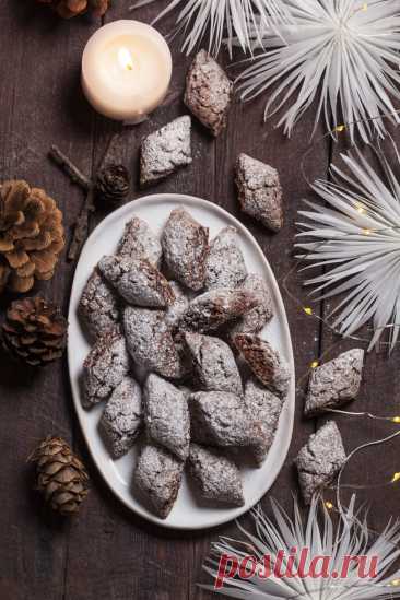 Кастаньелле (Castagnelle) – традиционное рождественское печенье родом из Апулии