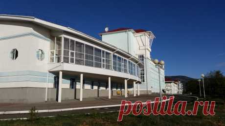 Песня горнолыжников Абзаково. Слова и музыка Валентина Кривощекова. Аранжировка Владимира Сидорова. Исполняет хор мальчиков «Соловушки Магнитки» под руководством Александра Никитина. 2003.