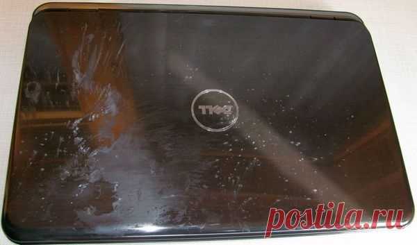 Как очистить поверхность от супер клея или монтажной пены На ноутбук было пролито внушительно количество супер клея, после чего еще и было растерто по всей крышке. Существует безопасный и дешевый способ удалить супер клей с поверхности ноутбука.

Идем в ближ…