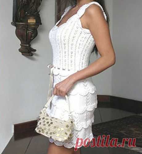 Платье с ажурными оборками