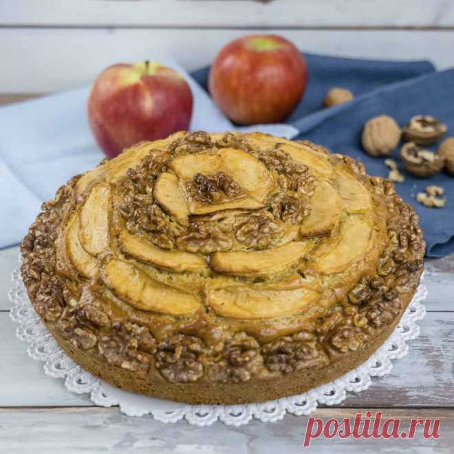 APPLE AND NUTS SOFT CAKE | Homemade by Benedetta