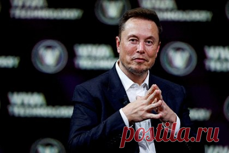 Илон Маск поддержал критику в адрес США из-за Украины. Миллиардер и владелец соцсети X (бывший Twitter) Илон Маск поддержал критику в адрес США из-за помощи Украине. Это позор, что американские налогоплательщики буквально платят зарплату украинским госслужащим, заявил кандидат в президенты США Вивек Рамасвами. С ним также согласился Маск.