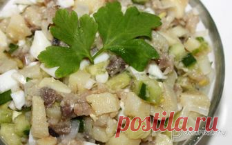 Салат с копченой скумбрией Салат вкусный, сытный и очень простой в исполнении.