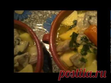 Мясо с грибами в горшочках