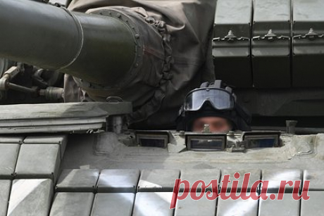 Генерал ВСУ вспомнил первый день российской СВО. Российская группировка, наступавшая с севера, в первые дни специальной военной операции (СВО) имела преимущество над возможностями Вооруженных сил Украины (ВСУ) по меньшей мере в 20-25 раз. Об этом рассказал генерал ВСУ Андрей Соколов. По его словам, система противовоздушной обороны никак не смогла себя проявить.