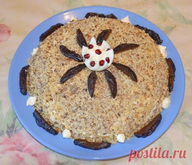 Салат Чёрный Принц с курицей и черносливом рецепт с фото пошагово - 1000.menu