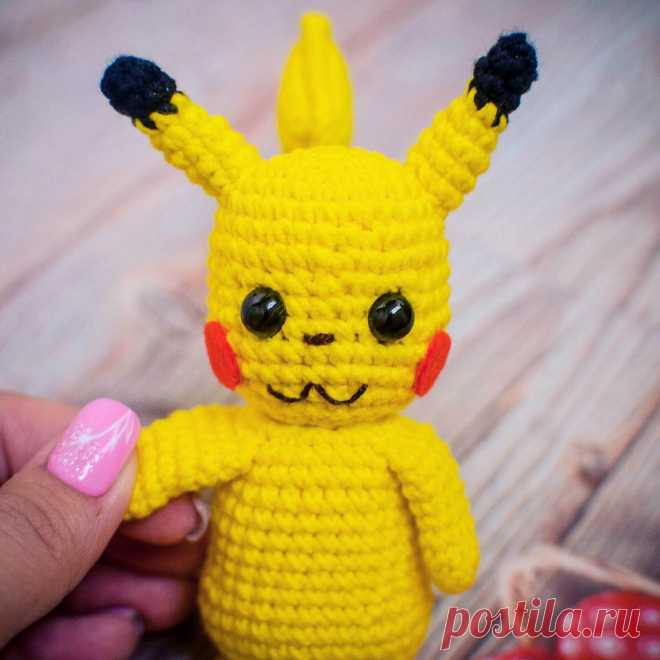 PDF Пикачу крючком. FREE crochet pattern; Аmigurumi doll patterns. Амигуруми схемы и описания на русском. Вязаные игрушки и поделки своими руками #amimore - покемон пикачу, pokemon, pocket monster, ポケットモンスタ, Pikachu, ピカチュウ, покемоны. Amigurumi doll pattern free; amigurumi patterns; amigurumi crochet; amigurumi crochet patterns; amigurumi patterns free; amigurumi today.