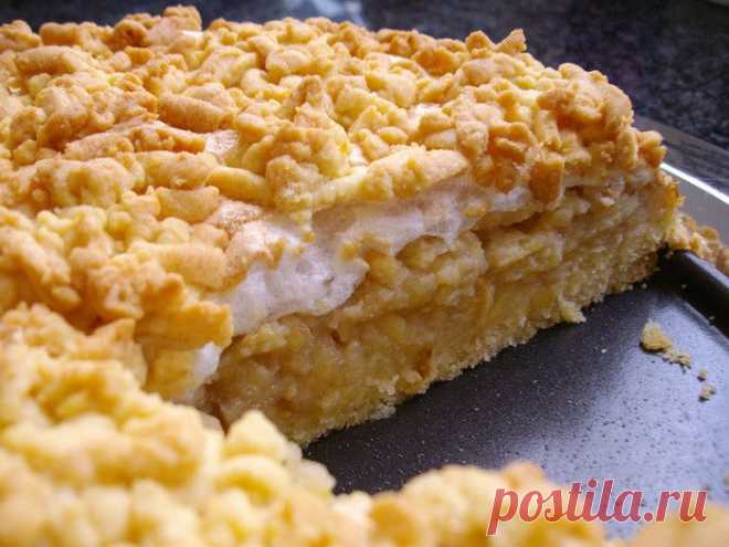 Нежный песочный пирог с яблоками