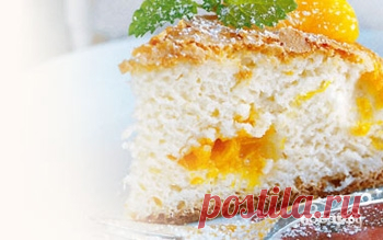 Шарлотка с мандаринами в мультиварке