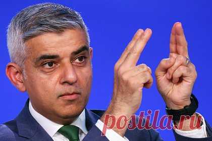 Ущерб британской экономике от Brexit оценили. Мэр Лондона Садик Хан оценил в 178 миллиардов долларов (140 миллиардов фунтов стерлингов) ущерб британской экономике, нанесенный Brexit. Указав на потерю двух миллионов рабочих мест по всей стране, включая 290 тысяч в ее столице, он заявил о намерении призвать правительство срочно восстановить отношения с Евросоюзом.