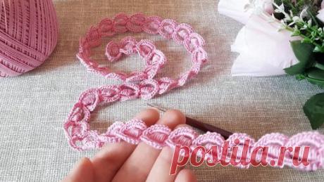 Вяжем шнурок или тесьму "Колечки с жемчужинами" крючком. Вязать легко. Вяжем класный и простой шнурок или тесьму крючком. Можно использовать в качестве подхвата для штор, декоративного пояса, лямки, бретельки и т.д.

Мой…
