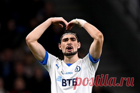 Российский футболист принял решение выступать за сборную Грузии. Российский защитник «Динамо» Саба Сазонов принял решение выступать за сборную Грузии. Отмечается, что футболист был вызван в молодежную команду страны на предстоящие матчи против Португалии и Турции. Ранее 20-летний Сазонов заявлял, что предпочел бы играть за сборную России.