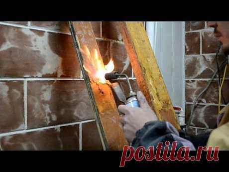 ▶ Удаление старой краски с досок - YouTube