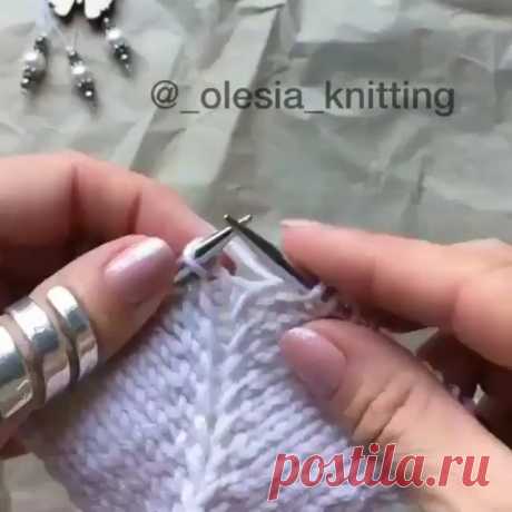 Сегодня полезный видео-урок от @_olesia_knitting
Спасибо автору за видео

Текст автора

➰ Один из многочисленных способов прибавок у регланных линий 👌🏻
⠀
➰ Центральную петлю можно выделить маркерами с обеих сторон.
Я не выделяла, чтобы удобнее было показывать вам 👋🏻
⠀
➰ С изнанки вяжем изнаночными петлями.
⠀