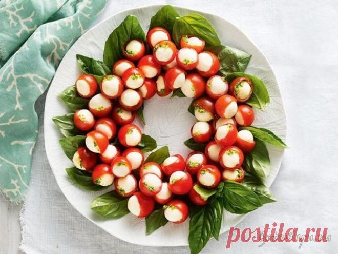 Праздничные закуски: «Новогодняя капрезе»