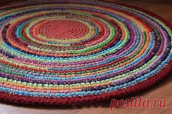 Вяжем коврик из остатков пряжи