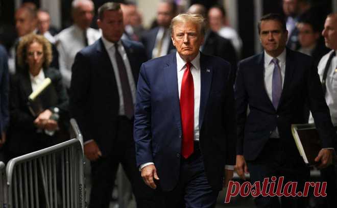 Трамп оспорил штраф $454 млн за мошенничество. Адвокаты экс-президента США Дональда Трампа подали апелляцию на решение суда Нью-Йорка по делу о мошенничестве в занимающейся недвижимостью Trump Organization, сообщает Associated Press.