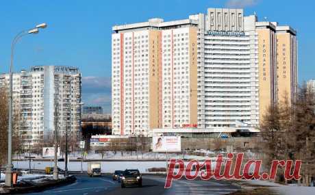 Из отеля «Салют» в Москве эвакуировали 200 человек из-за горящих одеял. Людей эвакуировали из отеля «Салют» на юго-западе Москвы из-за пожара, сообщили в оперативных службах, передает ТАСС.