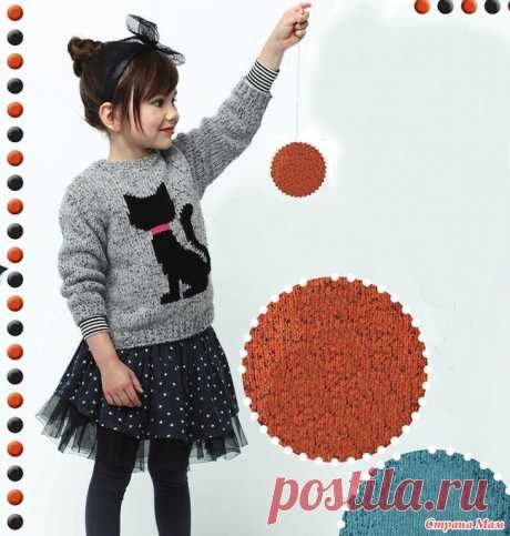 Джемпер с кошечкой Замечательный детский джемпер с милой вывязанной кошечкой подойдет и мальчикам, и девочкам. Размеры: 2/4/6/8-10/12 лет.