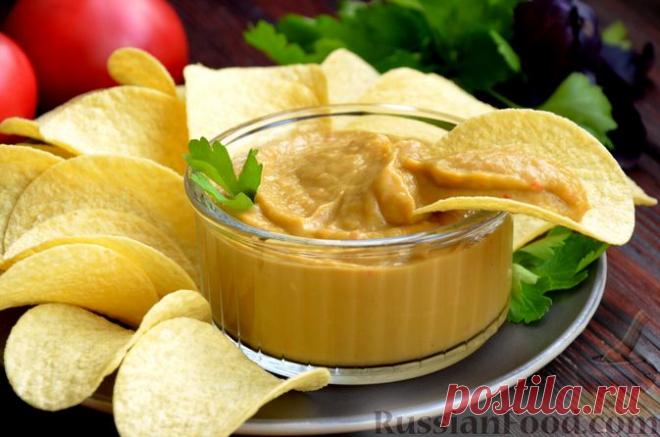 Гуакамоле, рецепты с фото на RussianFood.com: 13 рецептов  Гуакамоле, рецепт популярного мексиканского соуса или закуски на основе авокадо. Классический рецепт гуакамоле предполагает пастообразную консистенцию блюда.   Подробнее про гуакамоле ...