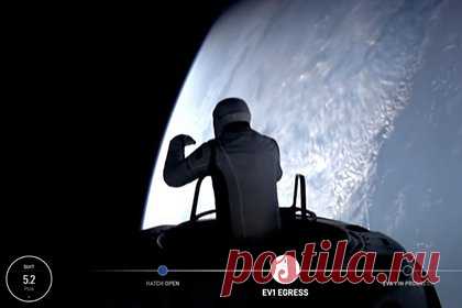 SpaceX успешно испытала скафандры для выхода в открытый космос