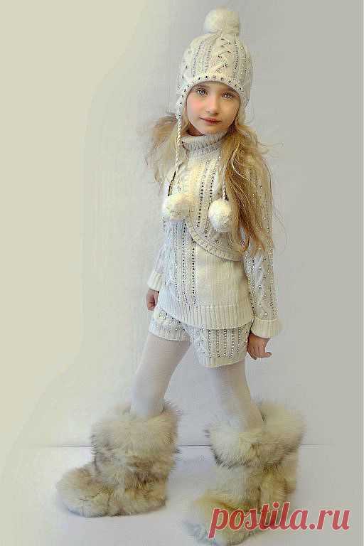 Снежное мерцание в комплектах от Лауры Бьяджотти.