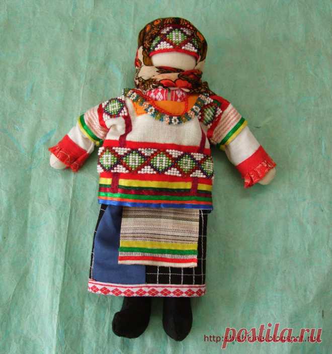 кукла в традиционном костюме Пензы