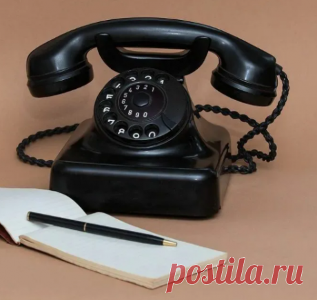 – Значит, запишем тебя на букву «Р», – сказал он.

– Но ведь меня зовут Леха, – недоумевал я, – при чем тут «Р»?

– Как причем?.. Смотри… Ты – строитель, значит «шаришь» в ремонтах – поэтому на «Р». Если бы торговал мясом на рынке, то тогда бы я записал тебя на «М» – от слова «мясо». Понятно?..