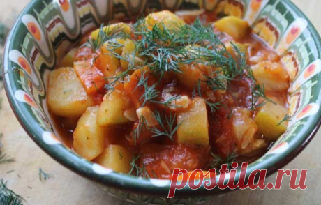 Рагу с кабачком, картофелем и сладким перцем.