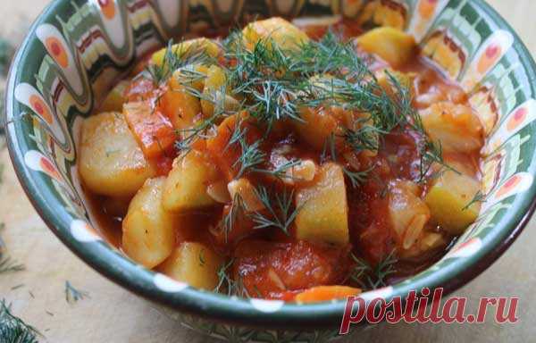Рагу с кабачком, картофелем и сладким перцем.