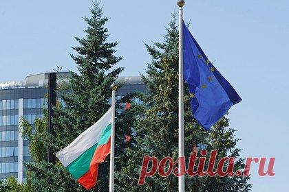 Болгарию обвинили в нарушении закона из-за экстрадиции российского журналиста. Власти Болгарии предприняли недружественные действия по отношению к корреспонденту «Российской газеты» Александру Гацаку, что является нарушением европейского закона о свободе СМИ. Российское посольство в Софии уведомили об аннулировании аккредитации Гацака и его экстрадиции, при этом причины МИД Болгарии не озвучил.