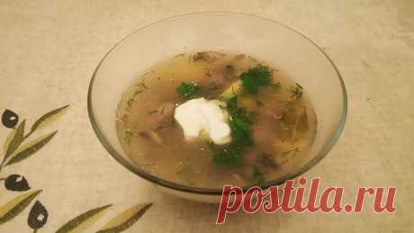 Рецепт вкусного супа с куриными потрошками Суп можно приготовить не только из мяса, но и из субпродуктов. Самый вкусный суп получается из куриных потрошков. Суп с куриными потрохами, что может быть вкуснее и полезнее, ведь это диетический продукт богатый белком и  минеральными солями. А грибы придают ему еще больше аромата и вкуса. Готовится он очень просто, как читайте дальше...