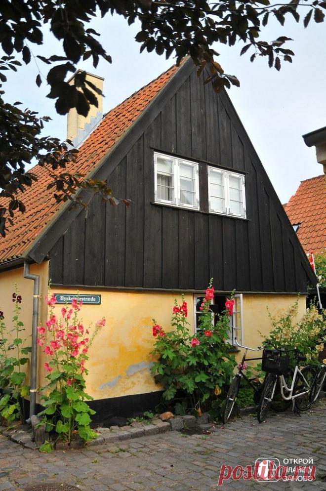 Симпатичная деревня с желтыми домиками - Драгёр - Путешествуем вместе