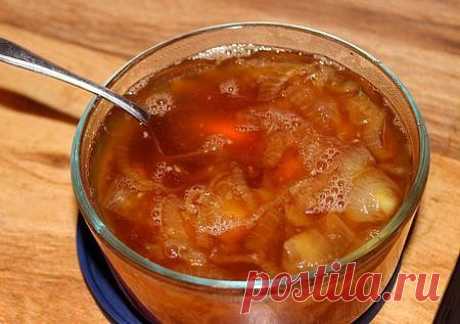 ЛУКОВЫЙ СИРОП ОТ КАШЛЯ. 

Луковый сироп– это очень эффективное, вкусное и полезное народное средство для лечения изнуряющего простудного кашля. 

Для приготовления сиропа надо мелко порезать 3-4 луковицы, залить 1 стаканом воды и добавить 1 стакан сахара. Как закипит, уменьшить огонь до минимума и томить 2 часа, пока лук не станет прозрачным.
Показать полностью…