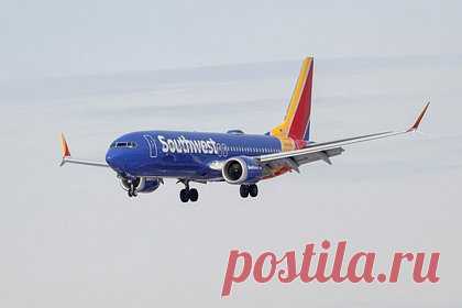 Американский Boeing совершил экстренную посадку на Кубе. Самолет авиакомпании Southwest Airlines совершил экстренную посадку после взлета в кубинском аэропорту имени Хосе Марти. Boeing 737 направлялся из Гаваны в американский Форт-Лодердейл. Однако во время взлета выяснилось, что у воздушного судна отказал один из двигателей. Пассажиров рейса эвакуировали.