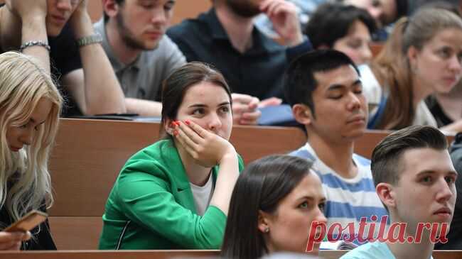 В Госдуме предложили ограничить рост стоимости обучения в вузе