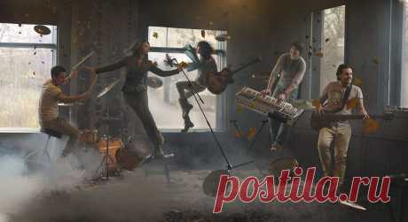 Арт-фото. Представьте, что вы взяли содержимое помещения, включая присутствующих людей, как следует всё взболтали и встряхнули, а потом сделали стоп-кадр.