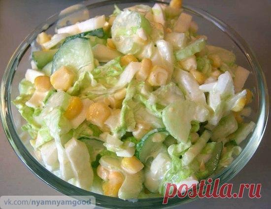 Салат с капустой, огурцами и кукурузой

Ингредиенты:
пол кочана молодой капусты;
2 огурца;
Показать полностью…