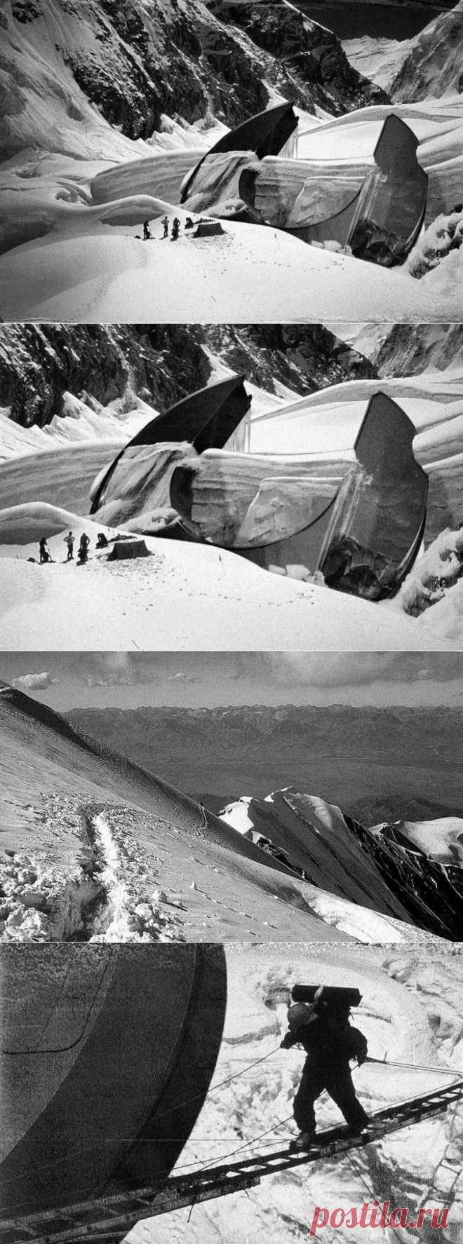 Шокирующие исторические фотографии: В мае 1947 года американским секретным службам стало известно об обнаруженном русскими древнем НЛО земного происхождения. Потерпевший аварию летательный аппарат был найден в горах на Алтае, вблизи границы с Монголией. Известие о находке немедленно повысило напряженность в отношениях между США и СССР.