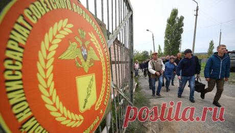 В Красноярске журналистку приговорили к принудительным работам после заявления военкома. В Красноярске журналистку местного издания Евгению Шелковникову обвинили в применении насилия к военкому, ей грозит три года принудительных работ. Об этом сообщило издание &quot;НГС24 - новости Красноярска&quot;, корреспонденткой которого ...