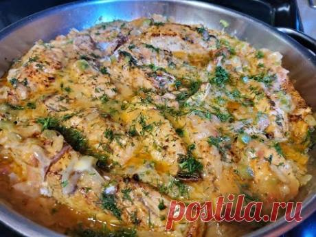 🍁РЫБА ПОД &quot;СМУГЛЯНКУ&quot;🍁 - FISH UNDER &quot;SMUGLYANKA&quot; - YouTubeХмели Сунели - 0,5 ч.л
Лимон с перцем - 0,5 ч.л.
Сухой чеснок - 0,5 ч.л.
Куркума - 0,25 ч.л.
Овощная приправа - 1ст.л.
Перец душистый - 0,5 ч.л.
Маринуем - 15 мин
***
Лук реп - 4шт.
Перец болг.- 1шт.
Помидор - 1шт.
Масло раст. - 20гр.
Масло кунжутное - 0,5 ч.л.
Масло чесночное - 0,5 ч.л
Соль щепотку
Грибной соус - 1 банка