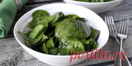 10 вкусных салатов со шпинатом - Лайфхакер