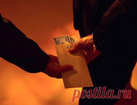 В 2013 году финансовые полицейские ВКО поймали 30 взяточников и 36 лжепредпринимателей