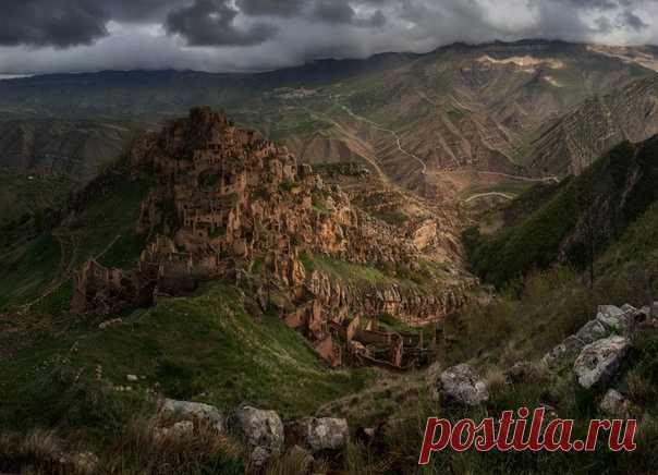 Заброшенный аул Гамсутль, Дагестан. Снимал Вячеслав Тимошенко: nat-geo.ru/community/user/186125