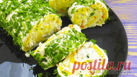 Рулет-закуска на праздничный стол! Приветствую всех! Сегодня я хочу с Вами поделиться рецептом закусочного рулета на праздничный стол. Закуска получается нежной, пикантной и очень вкусной.Ингредиенты:плавленые сырки - 2 шт по 90 грамм....