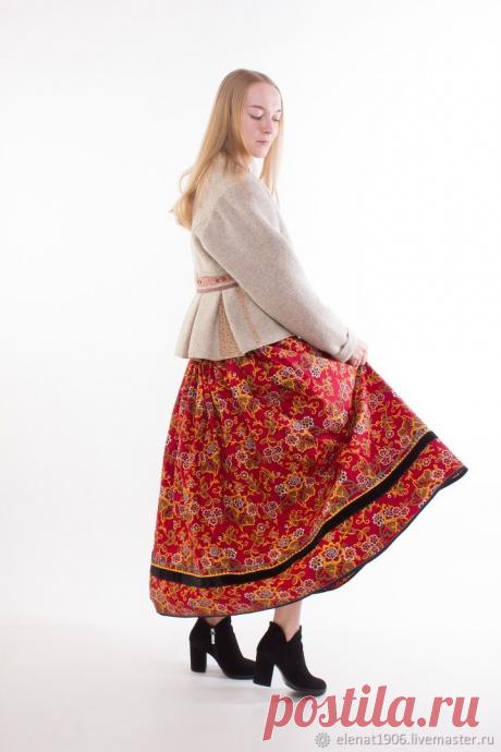 Шугай с юбкой из "Барановского ситца" – заказать на Ярмарке Мастеров – IM1LRRU | Костюмы, Новосибирск Шугай с юбкой из &quot;Барановского ситца&quot; в интернет-магазине на Ярмарке Мастеров. Русский костюм - источник вдохновения.

Шугай в этностиле из валяной шерсти на фланелевом подкладе. За основу взят традиционный крой. 

Юбка из "Барановского ситца" сшита по принципу юбки-андарак (реконструкция).
Шугай - 14500р.
Юбка - 4500р.