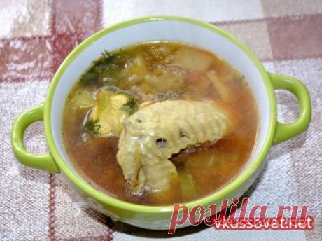 Борщ с куриными крылышками