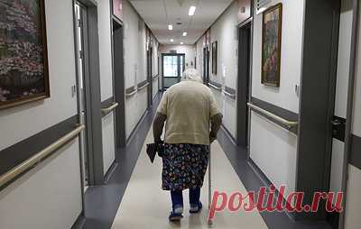 МЧС обратится в кабмин с целью ввести институт лицензирования частных соцучреждений. Замглавы ведомства Анатолий Супруновский отметил, что это совместное "видение" МЧС и губернатора Кемеровской области Сергея Цивилева