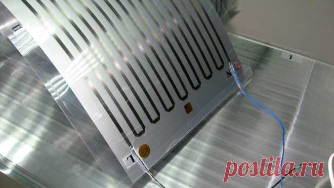 ПЛЭН отопление: специфика новой технологии инфракрасного обогрева ПЛЭН отопление На данный момент газовое отопление является безусловным лидером в жилом секторе. К сожалению, его подключение требует не только множества разрешений, но и наличия самой газотранспортной системы, которая есть далеко не в каждом населенном пункте РФ. Традиционная альтернатива в виде твердотопливных котлов является слишком трудоемкой. Закупка угля или дров, их обработка, хранение, размещение дово...